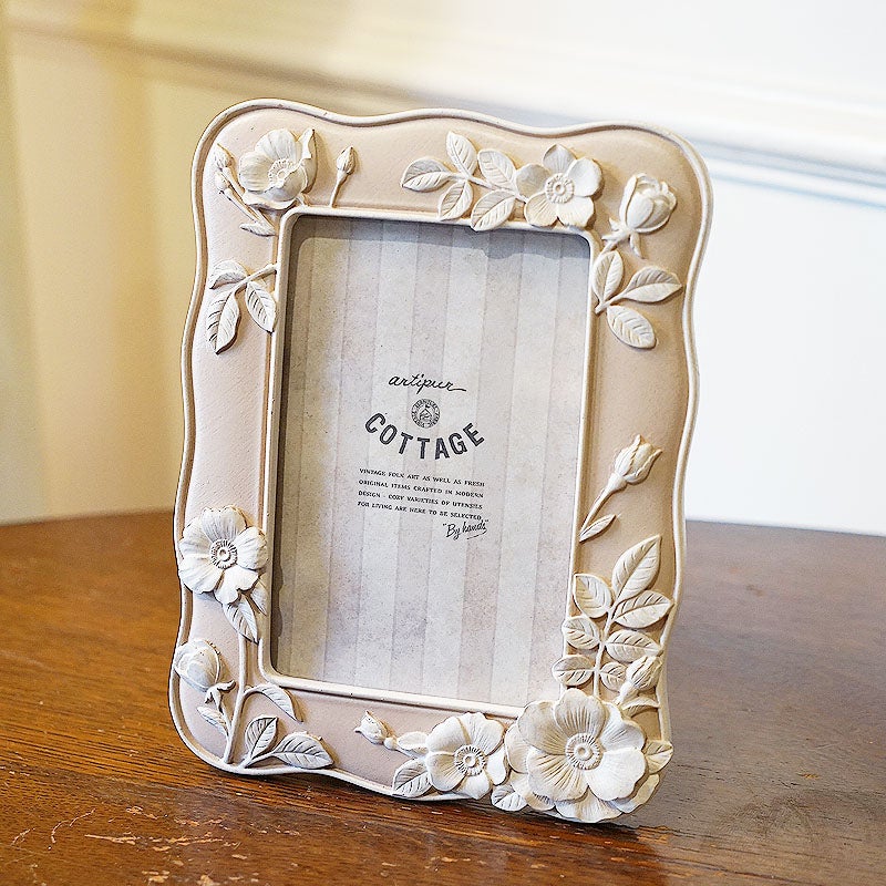 フォトフレーム 写真立て フラワー ウェーブスクエア フォトフレーム Lサイズ ピンク 壁掛け可 メール便使用