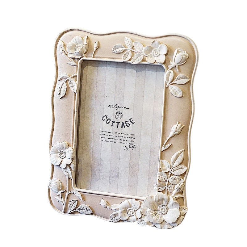 フォトフレーム 写真立て フラワー ウェーブスクエア フォトフレーム Lサイズ ピンク 壁掛け可 メール便使用