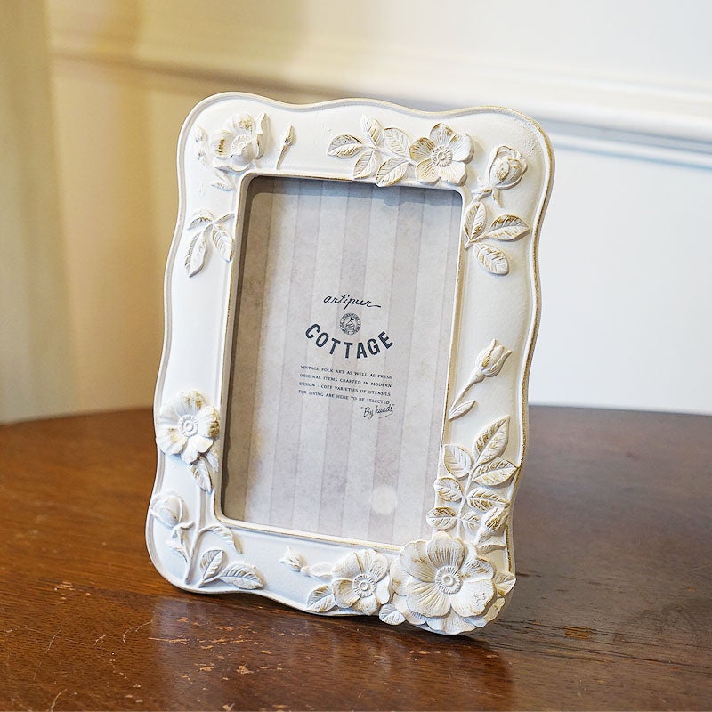 フォトフレーム 写真立て フラワー ウェーブスクエア フォトフレーム Lサイズ ホワイト 壁掛け可 メール便使用