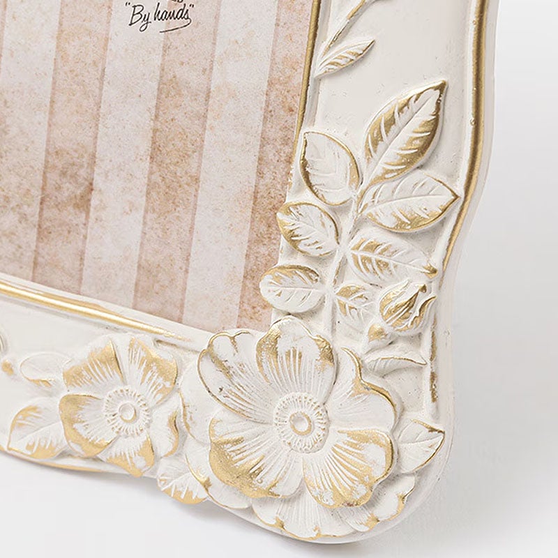 フォトフレーム 写真立て フラワー ウェーブスクエア フォトフレーム Lサイズ ホワイト 壁掛け可 メール便使用