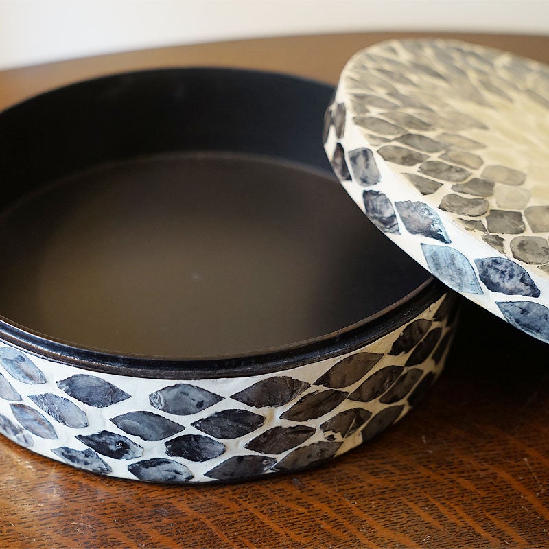 小物入れ ふた付き 丸型 貝張り シェル オブジェ 置物 アンティーク 雑貨 オブジェ 輸入雑貨 インテリア 雑貨